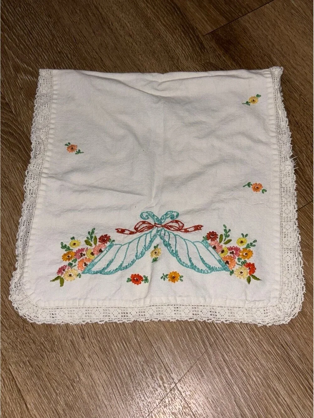 Vintage Hand Embroidered Floral Table Runner Lace 28” D71